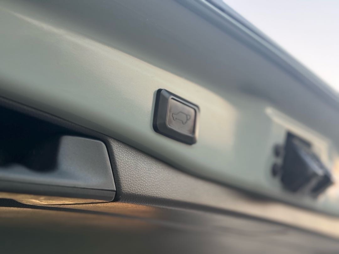 2019 Toyota Rav4 Limited thumbnail 12