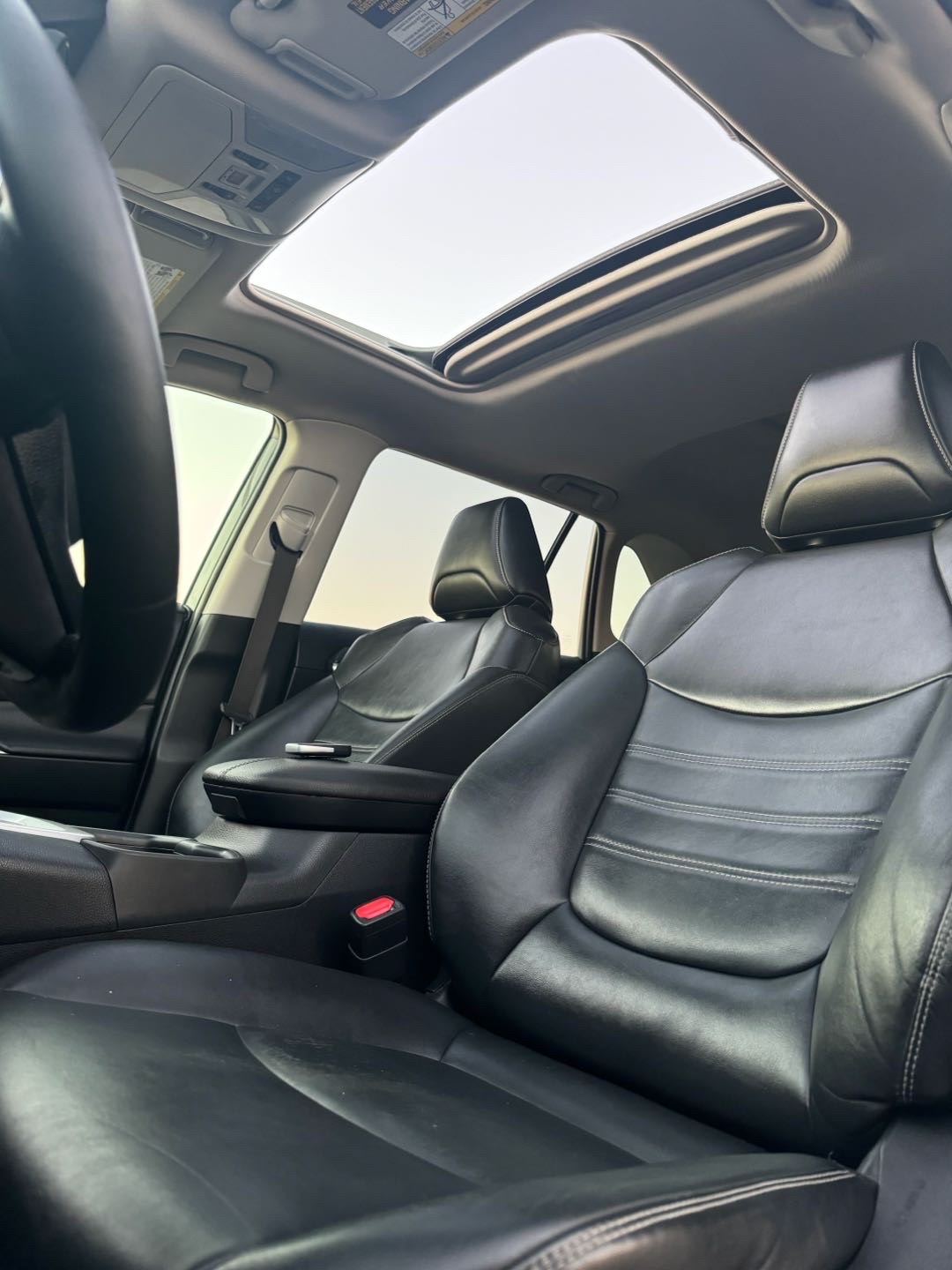 2019 Toyota Rav4 Limited thumbnail 18