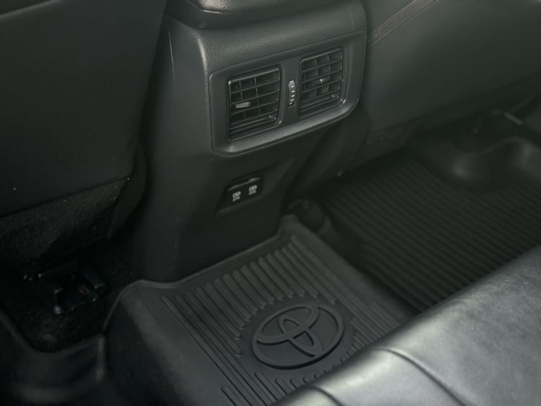 2019 Toyota Rav4 Limited thumbnail 21