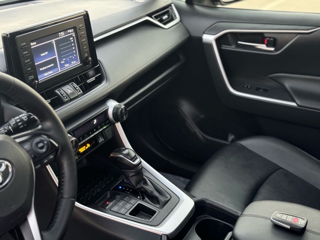 2019 Toyota Rav4 Limited thumbnail 23