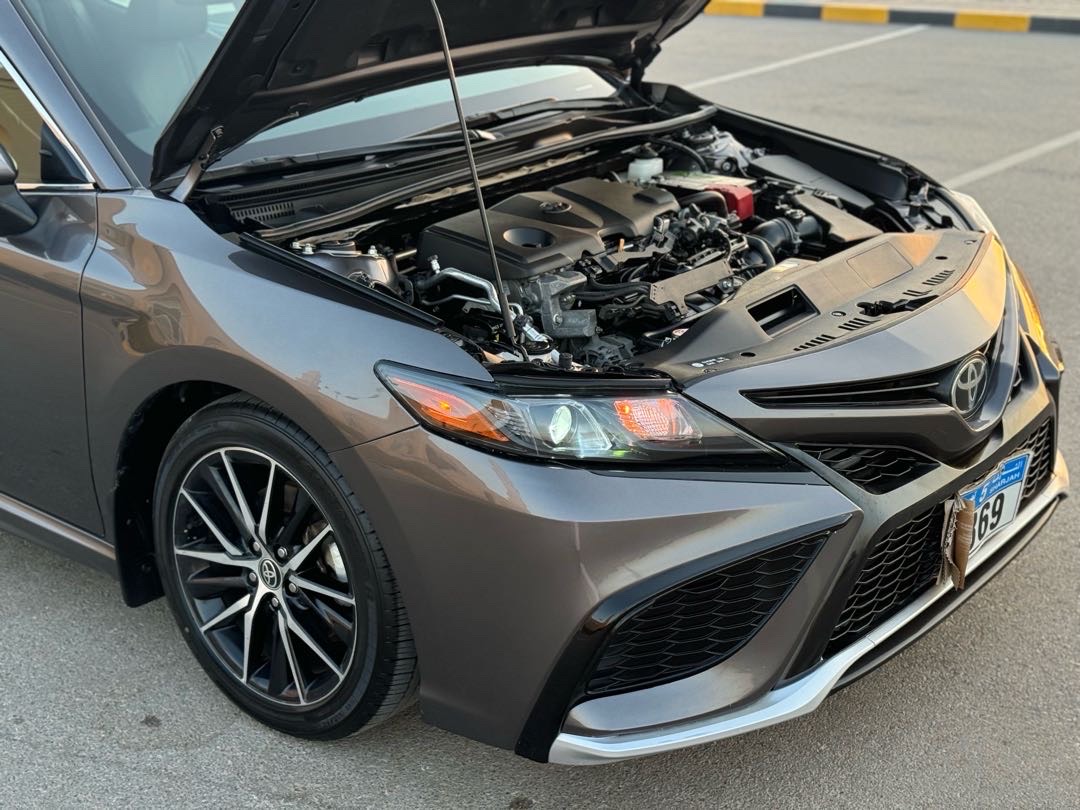 2023 Toyota Camry SE thumbnail 3