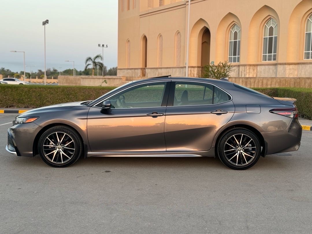 2023 Toyota Camry SE thumbnail 4