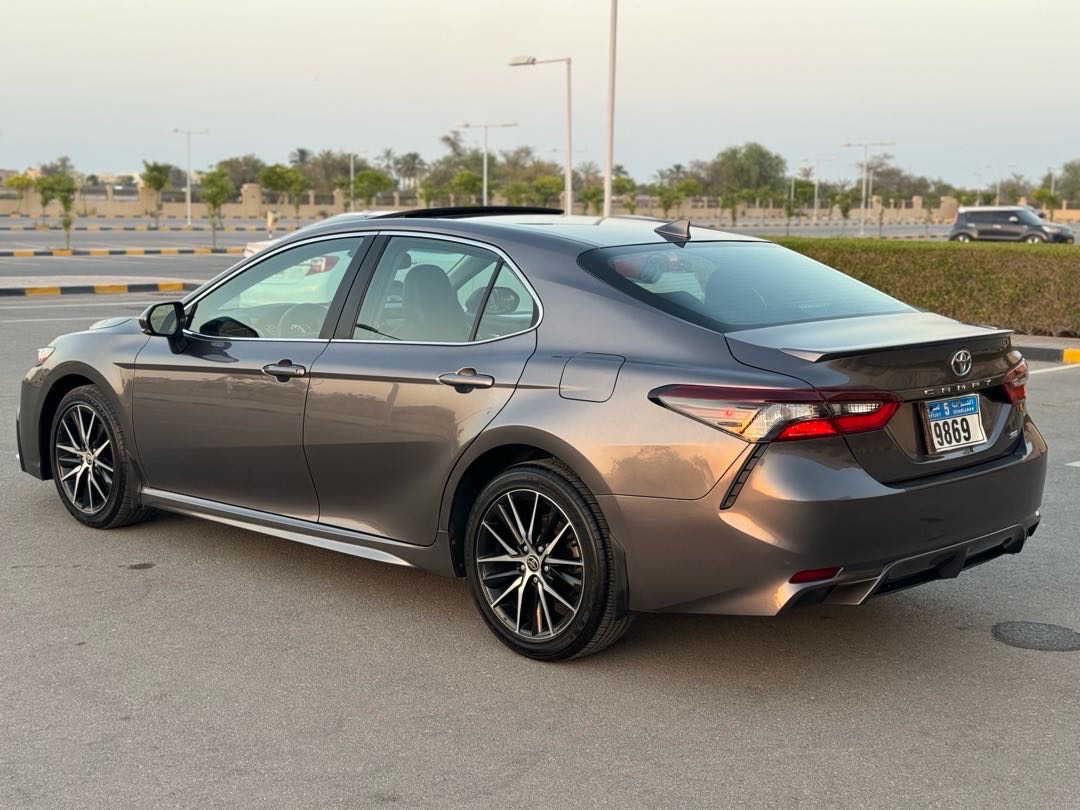 2023 Toyota Camry SE thumbnail 9
