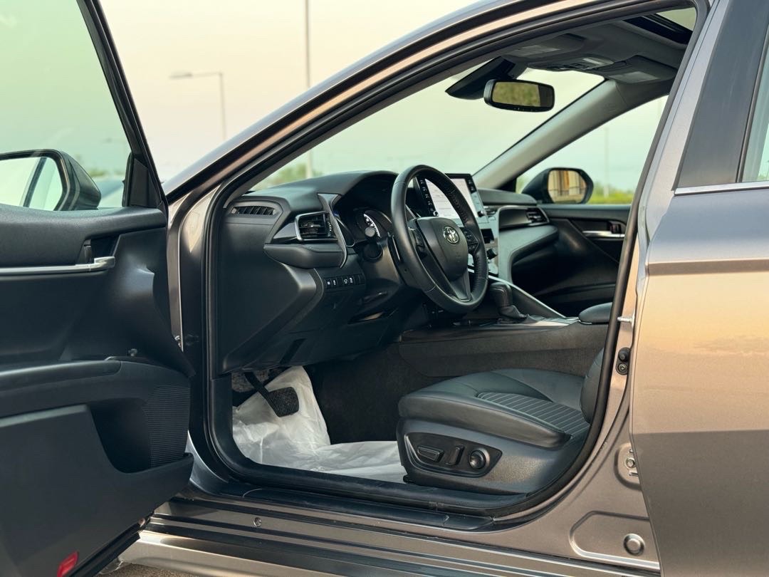 2023 Toyota Camry SE thumbnail 18