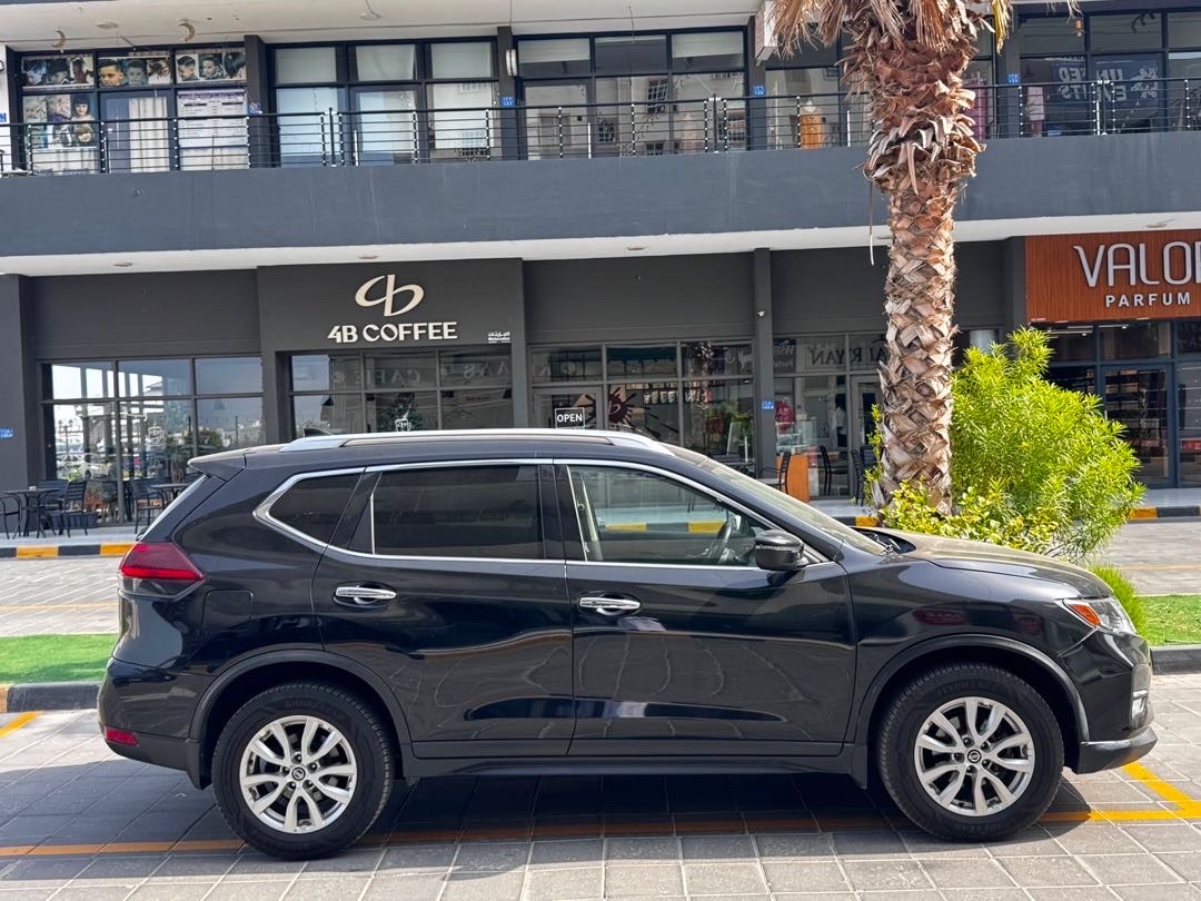 2018 Nissan Rogue SV thumbnail 7