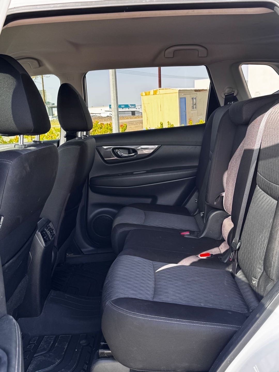 2018 Nissan Rogue SV thumbnail 5
