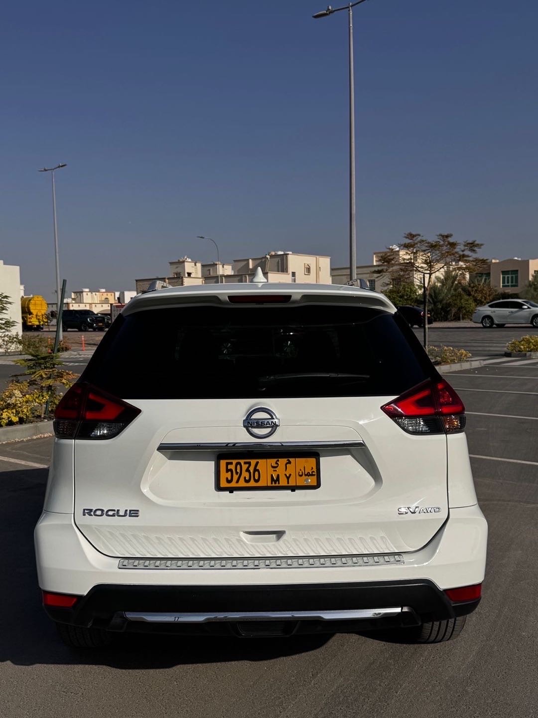 2018 Nissan Rogue SV thumbnail 6