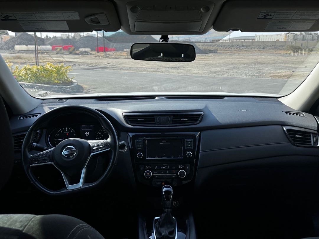 2018 Nissan Rogue SV thumbnail 7