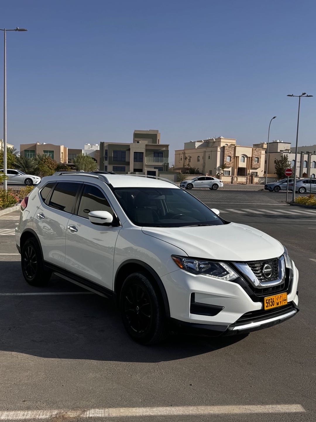 2018 Nissan Rogue SV thumbnail 11