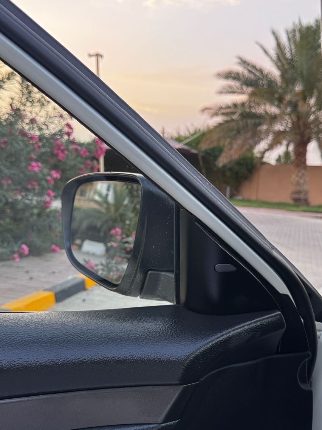 2019 Nissan Rogue S thumbnail 4