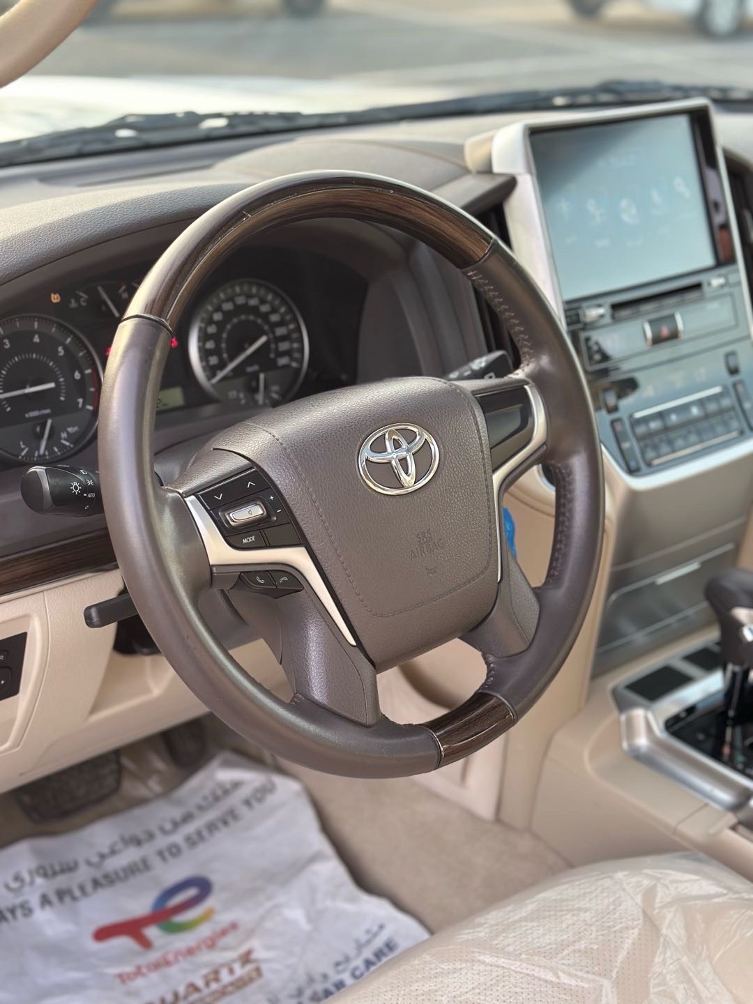 2019 Toyota Land Cruiser GXR thumbnail 2