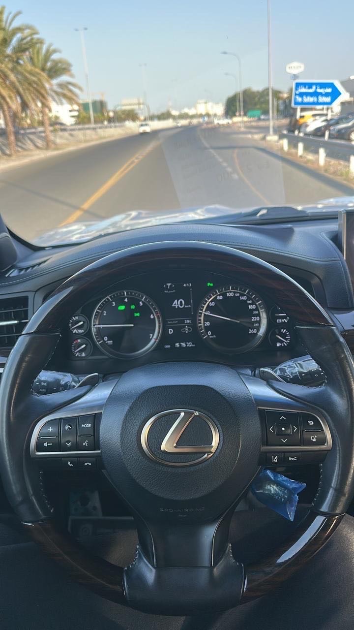 2019 Lexus LX 570 thumbnail 19