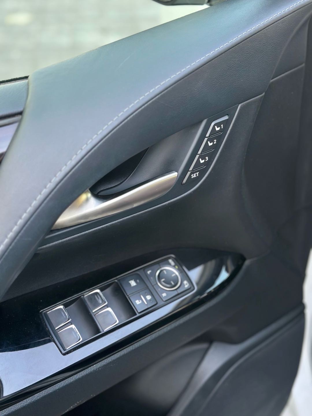 2019 Lexus LX 570 thumbnail 20