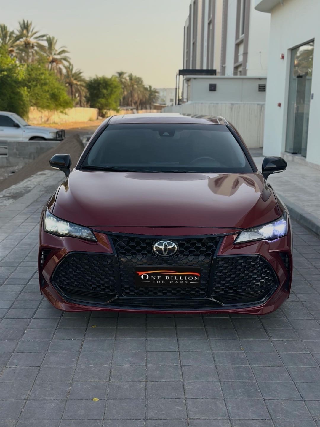 2019 Toyota Avalon XLE thumbnail 2