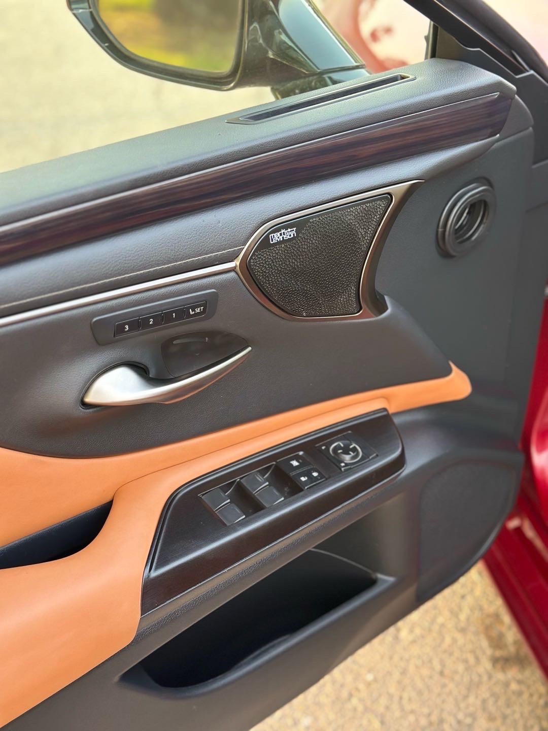 2019 Lexus ES 350 thumbnail 16