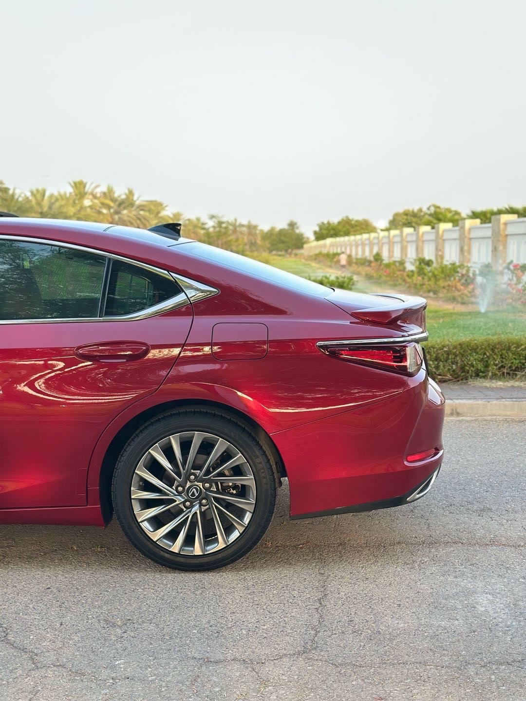 2019 Lexus ES 350 thumbnail 18