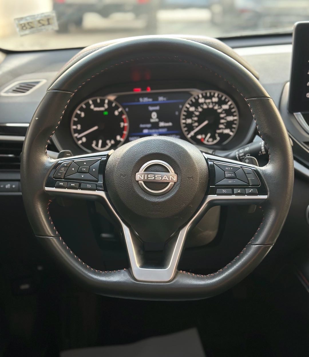 2023 Nissan Altima SR thumbnail 9