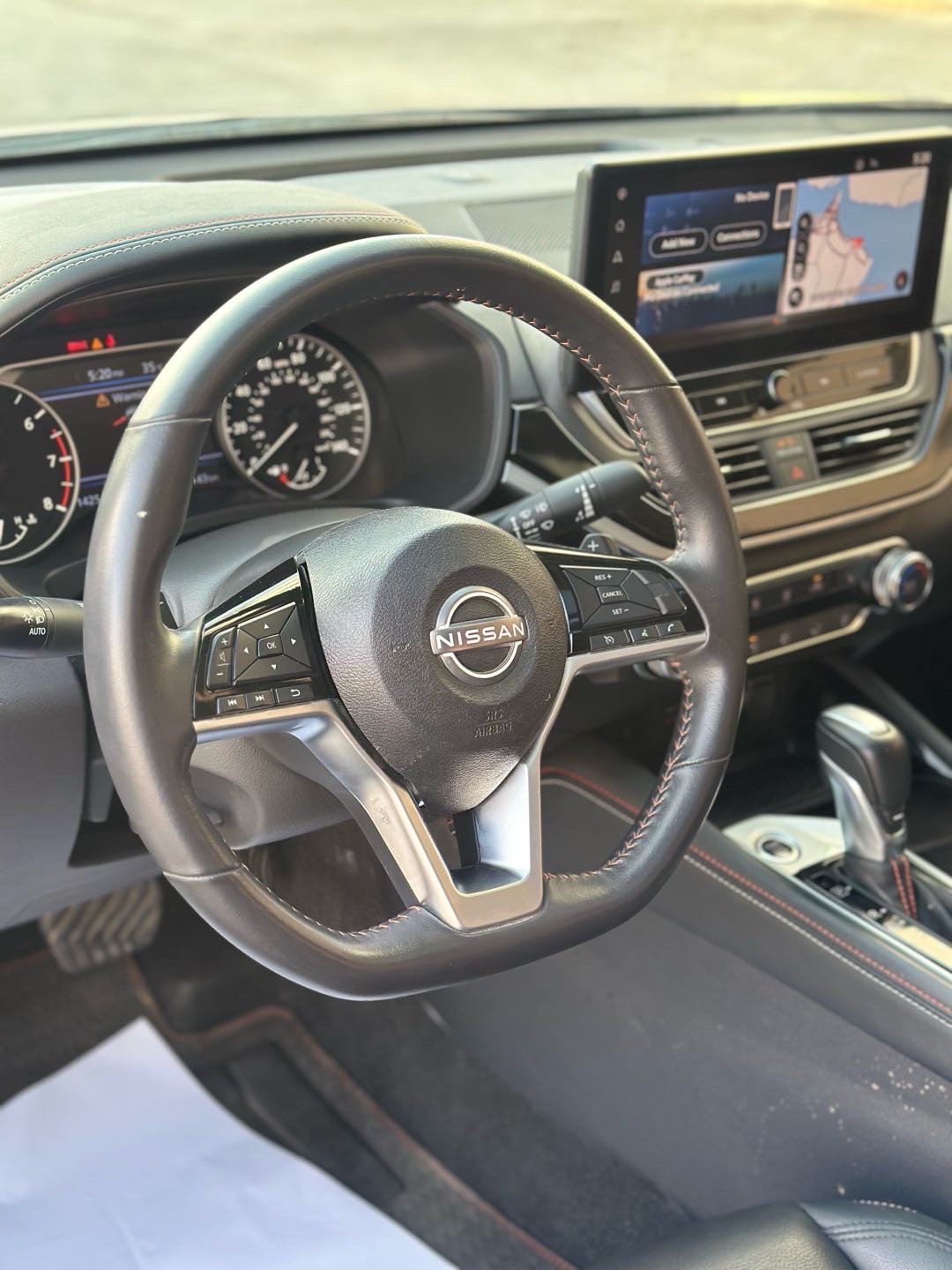 2023 Nissan Altima SR thumbnail 10