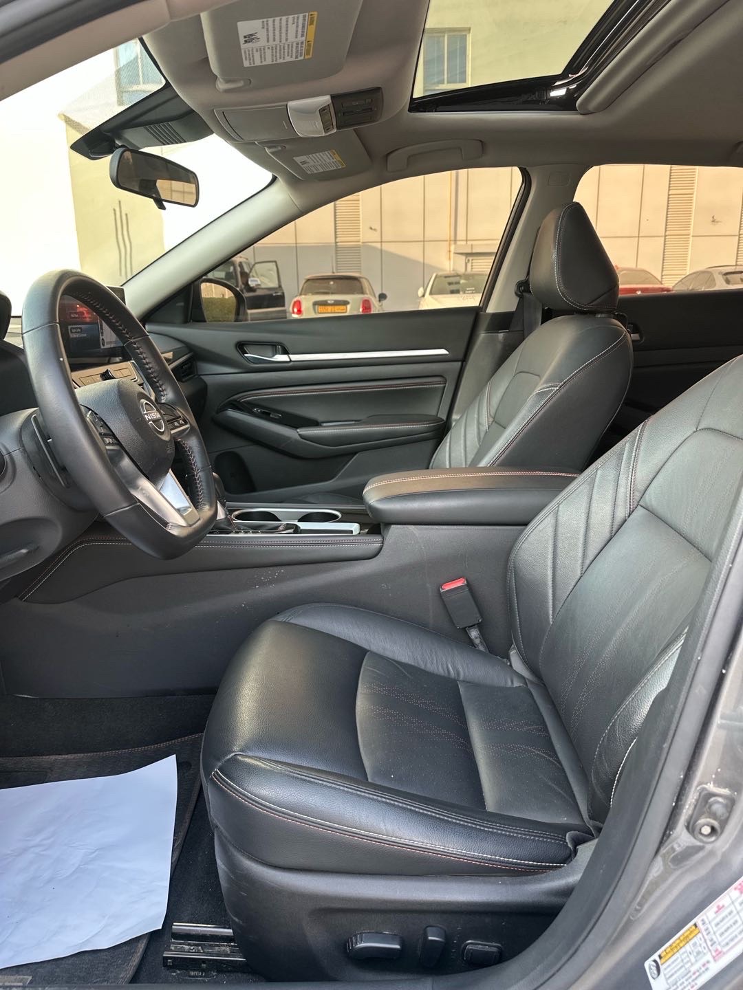 2023 Nissan Altima SR thumbnail 11