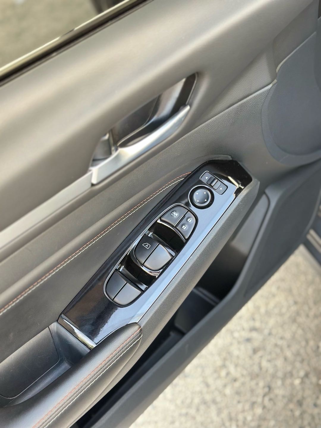 2023 Nissan Altima SR thumbnail 12