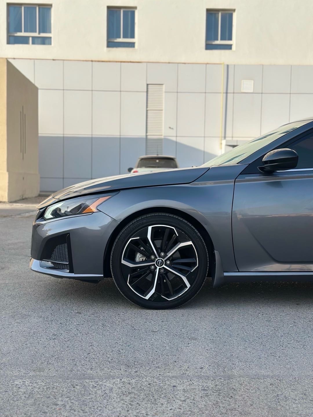2023 Nissan Altima SR thumbnail 13