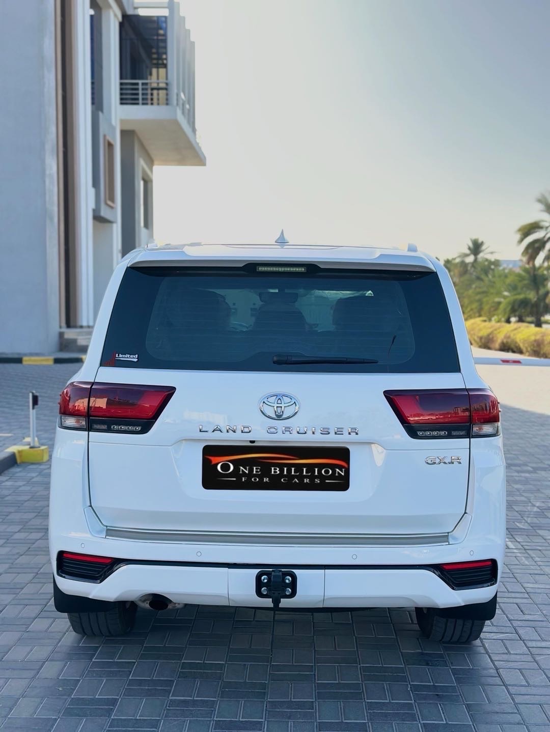 2023 Toyota Land Cruiser GXR thumbnail 3