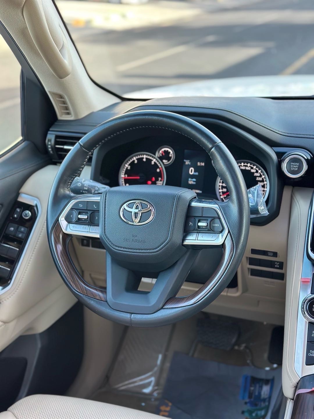 2023 Toyota Land Cruiser GXR thumbnail 9