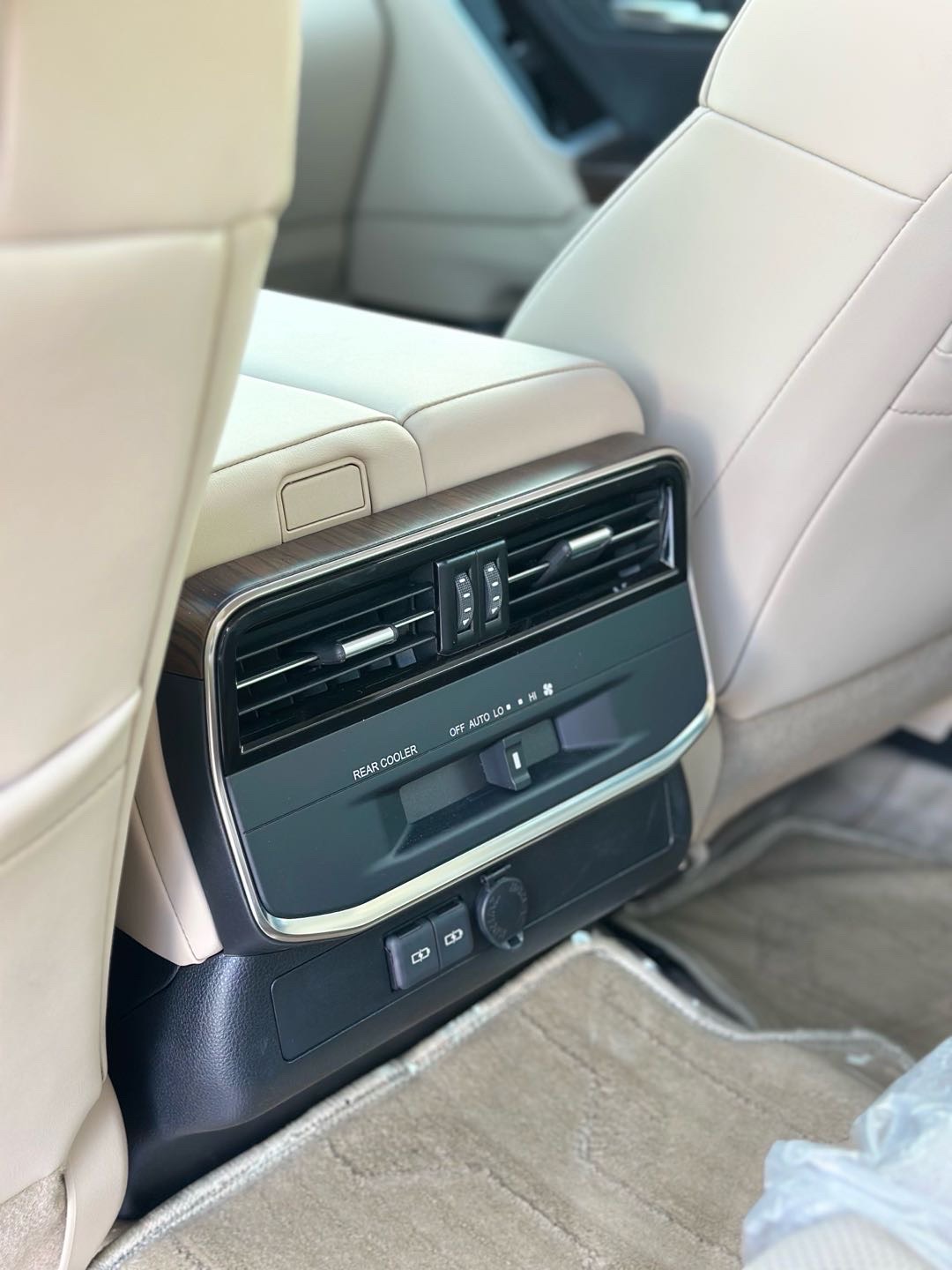 2023 Toyota Land Cruiser GXR thumbnail 11