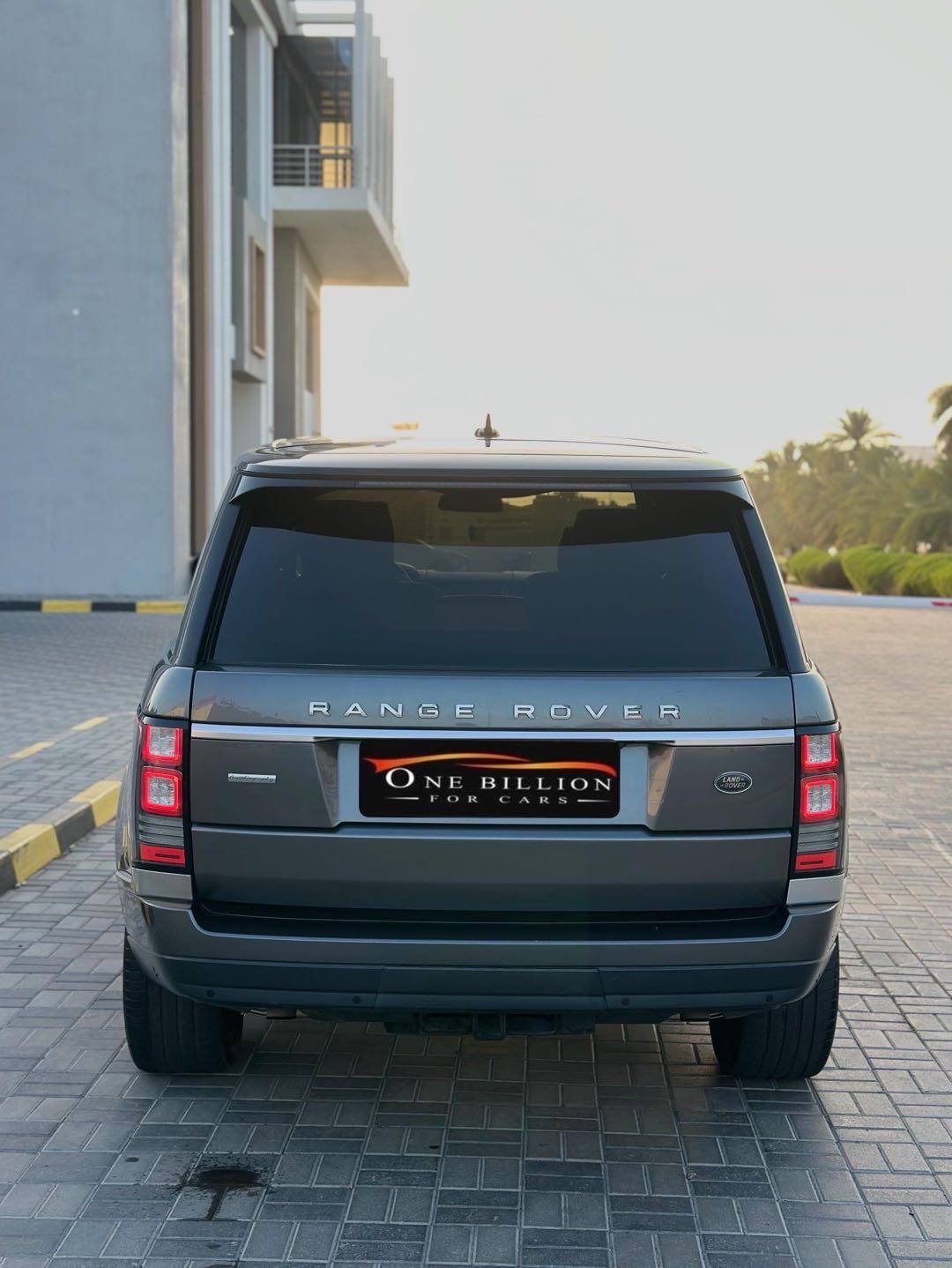 2016 Land Rover Range Rover Vogue thumbnail 4