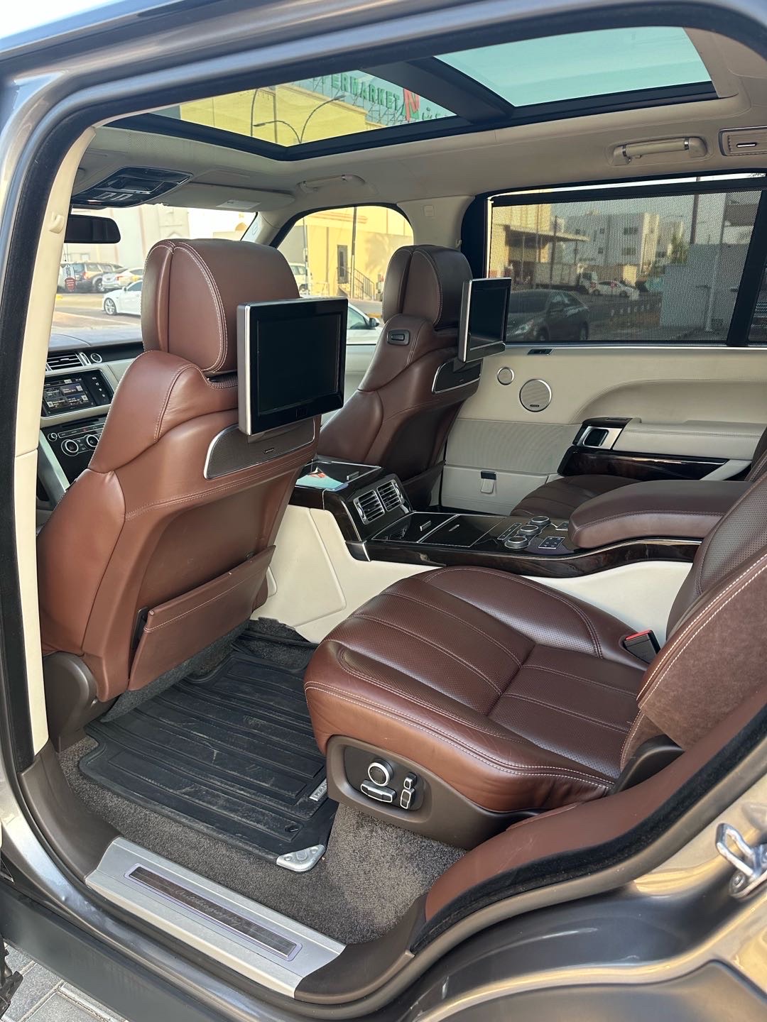 2016 Land Rover Range Rover Vogue thumbnail 7