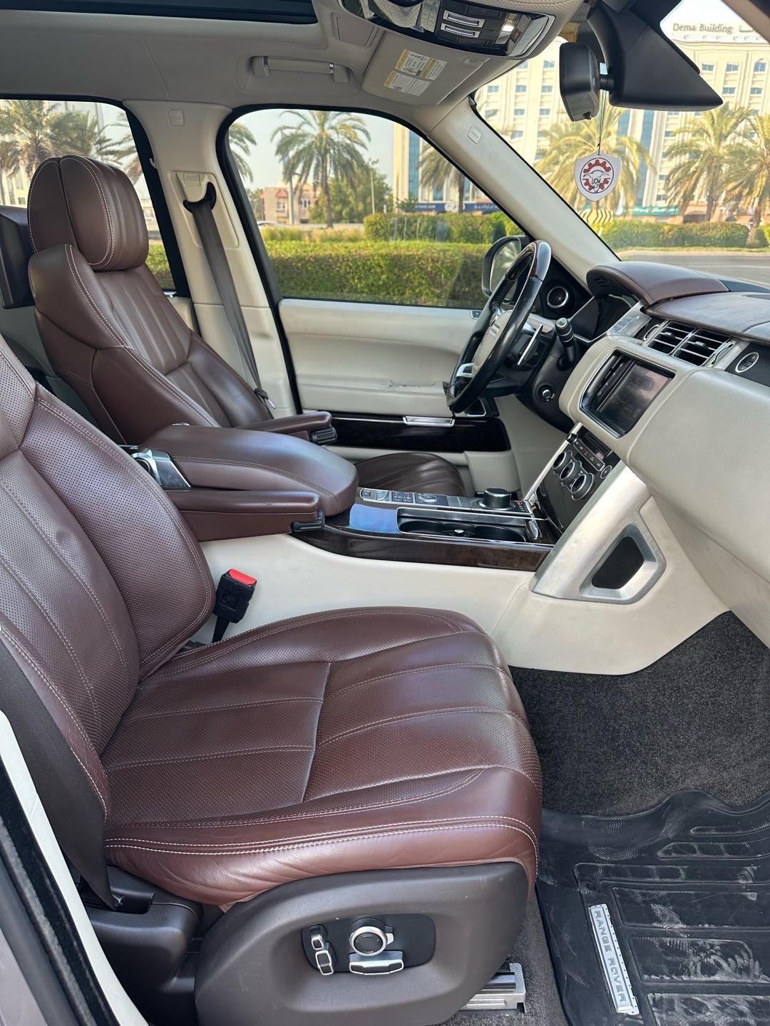 2016 Land Rover Range Rover Vogue thumbnail 16