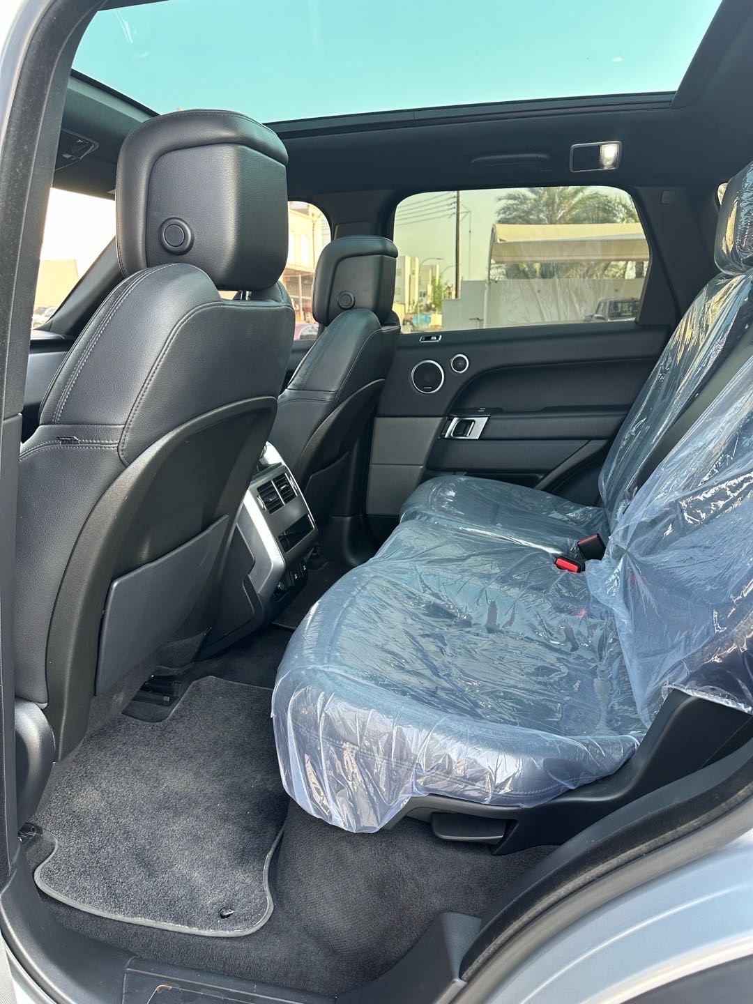 2018 Land Rover Range Rover Vogue thumbnail 9