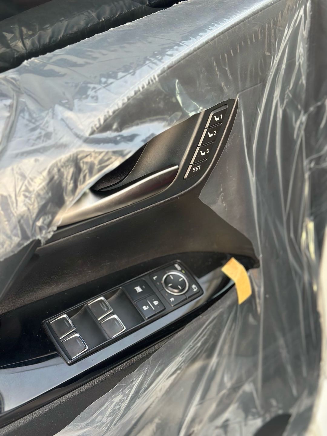 2019 Lexus LX 570 thumbnail 18