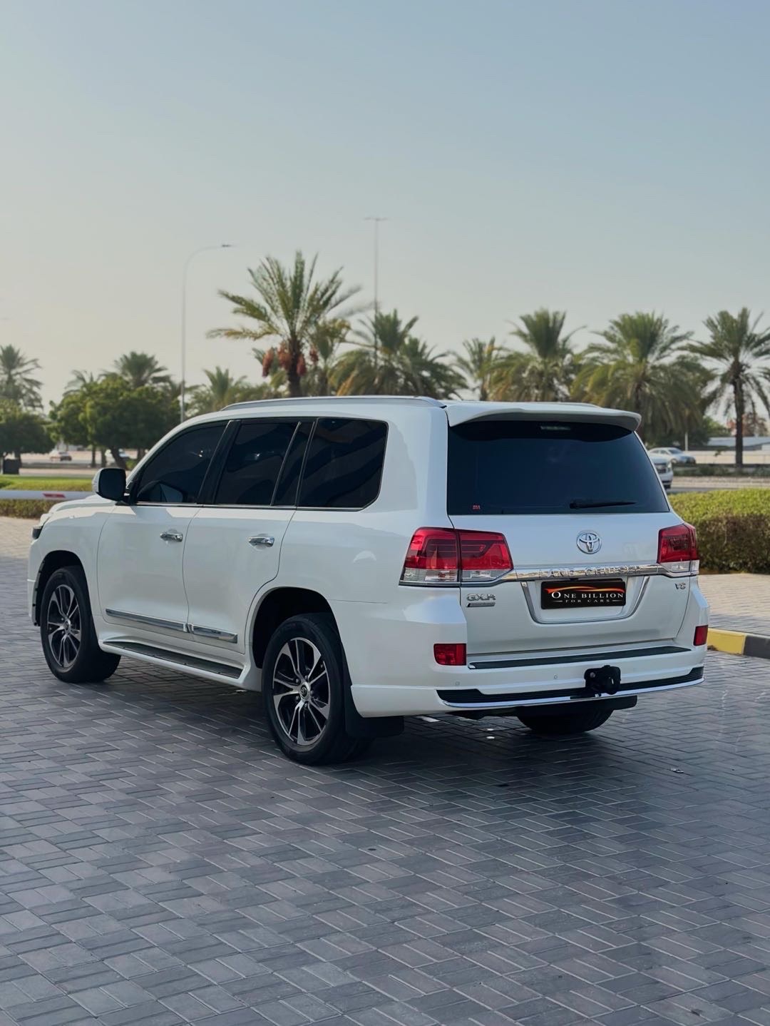 2021 Toyota Land Cruiser GXR thumbnail 4