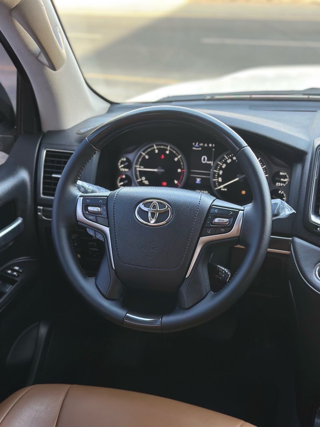 2021 Toyota Land Cruiser GXR thumbnail 8