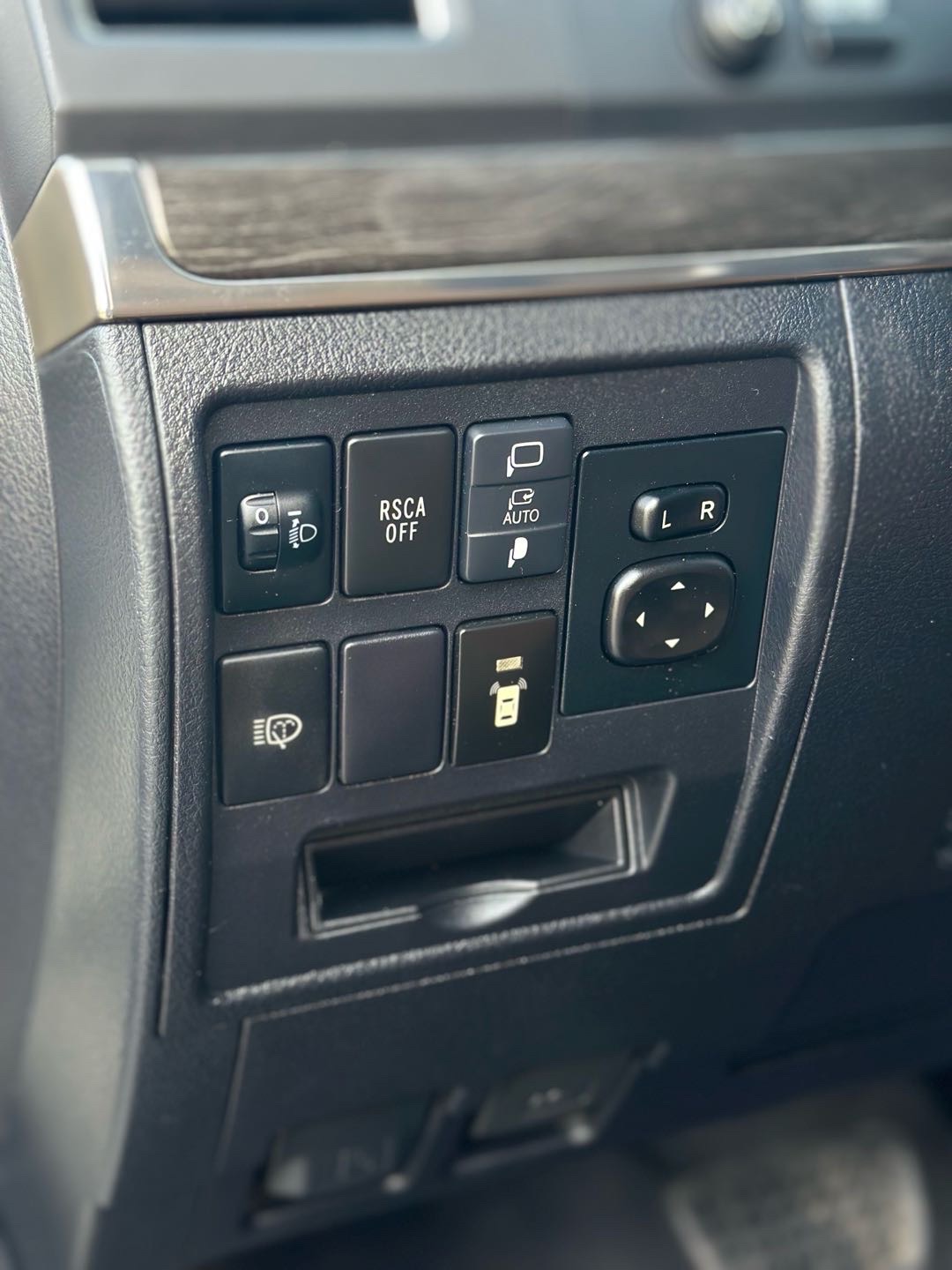 2021 Toyota Land Cruiser GXR thumbnail 9