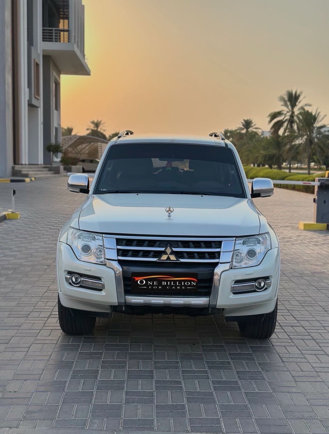 2019 Mitsubishi Pajero GXR thumbnail 2