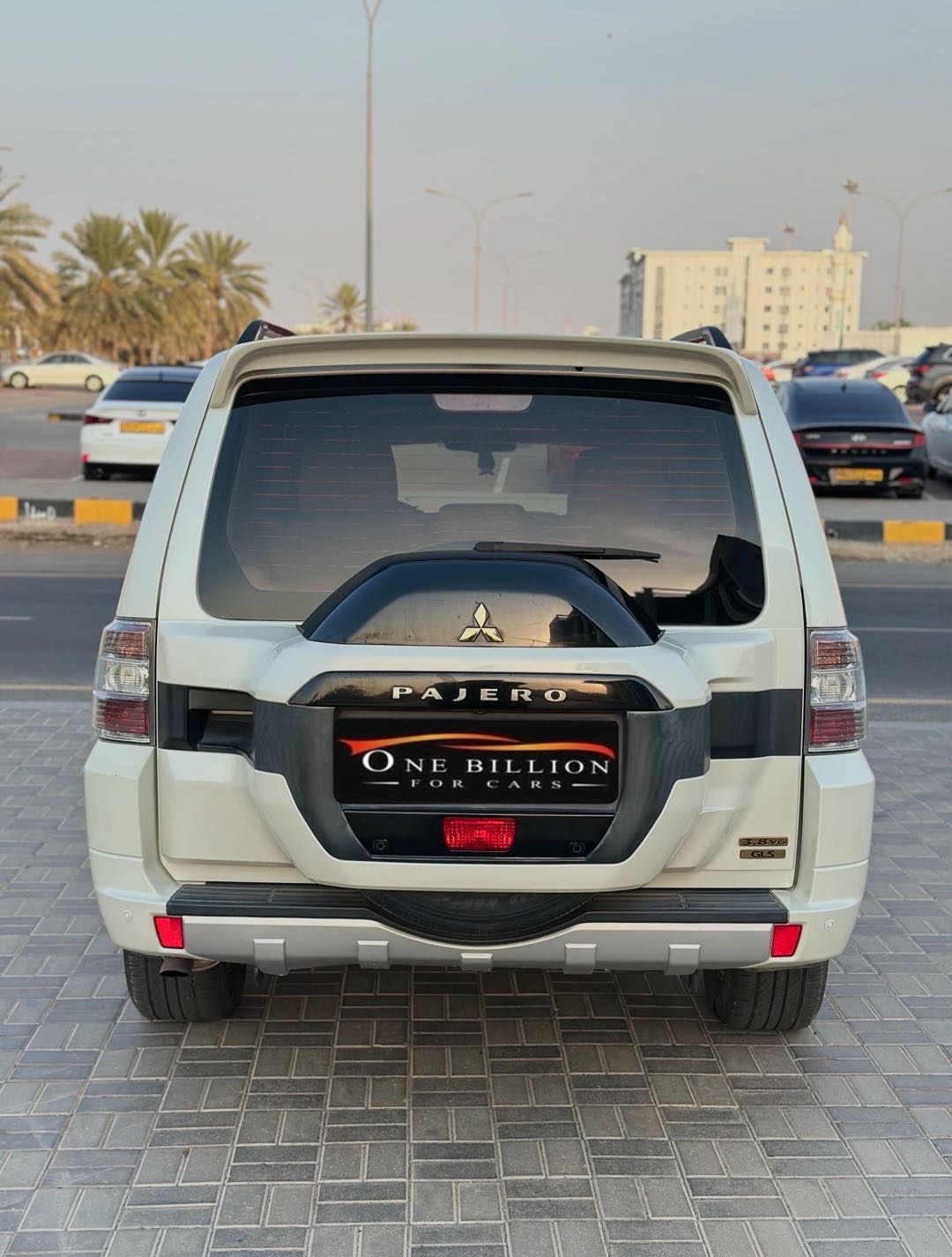 2019 Mitsubishi Pajero GXR thumbnail 3