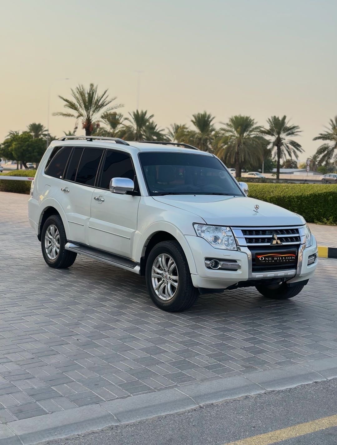 2019 Mitsubishi Pajero GXR thumbnail 5