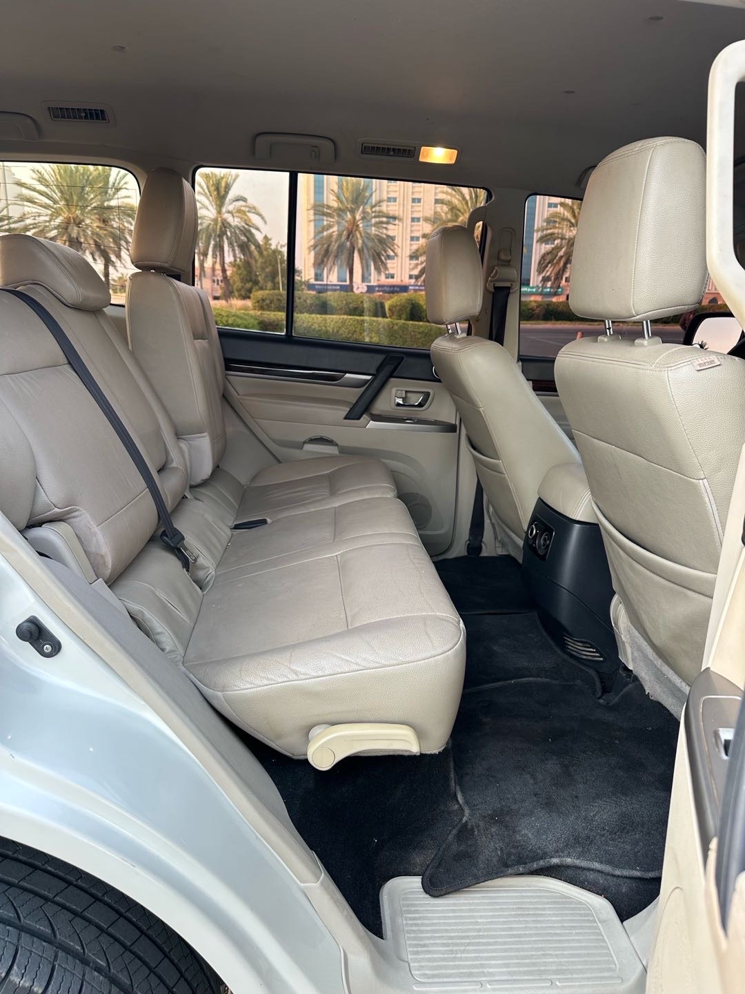 2019 Mitsubishi Pajero GXR thumbnail 12