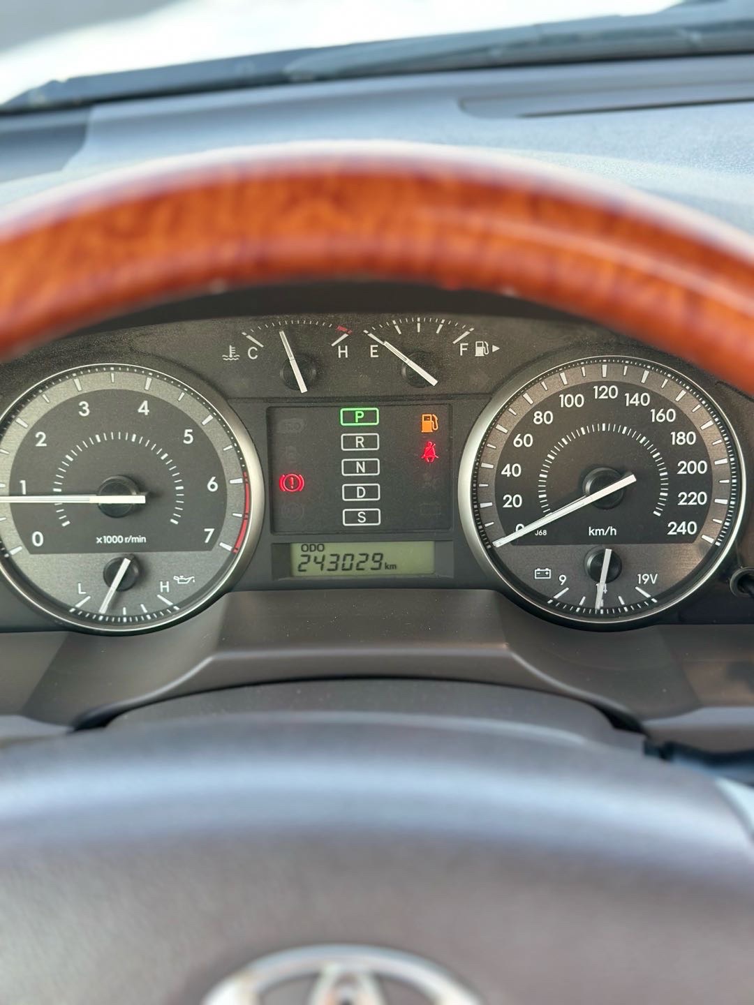 2015 Toyota Land Cruiser GXR thumbnail 10