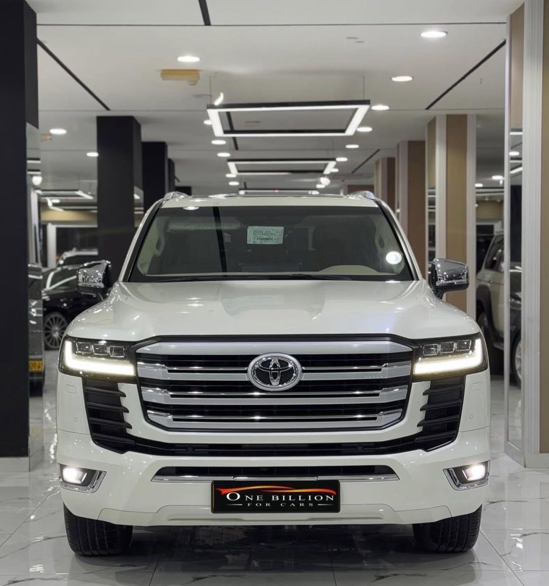 2023 Toyota Land Cruiser VX thumbnail 2