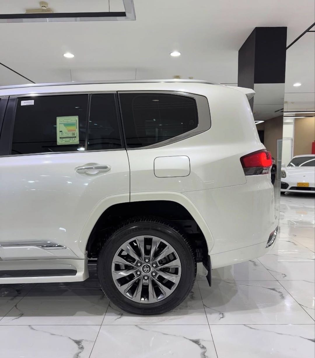 2023 Toyota Land Cruiser VX thumbnail 12