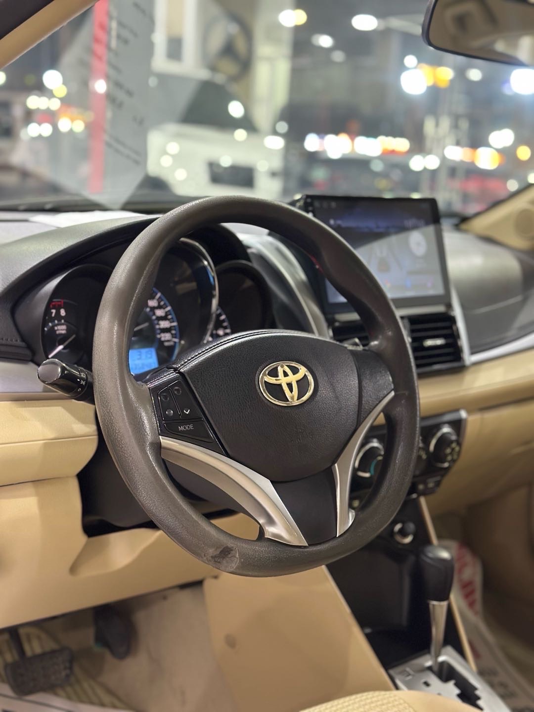 2016 Toyota Yaris LE thumbnail 8