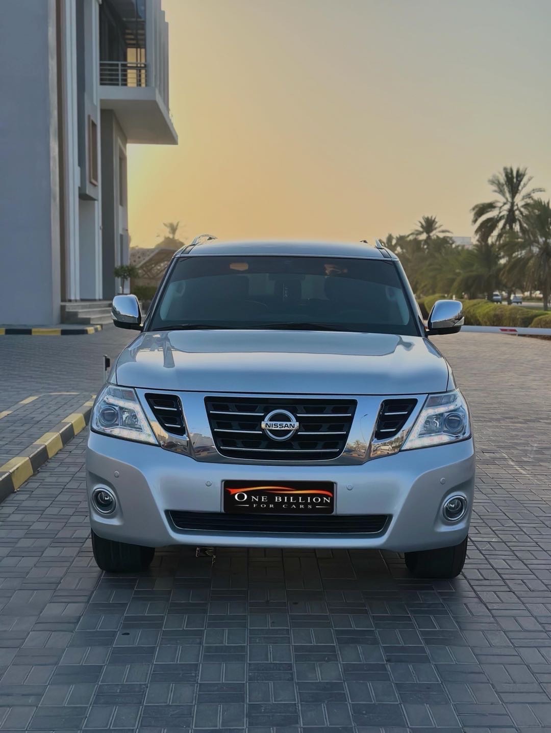 2018 Nissan Patrol LE thumbnail 2