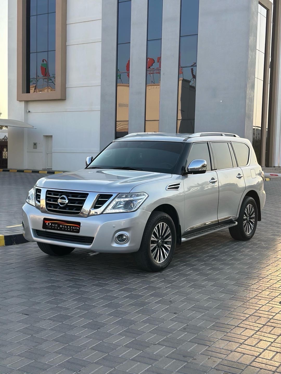 2018 Nissan Patrol LE thumbnail 4