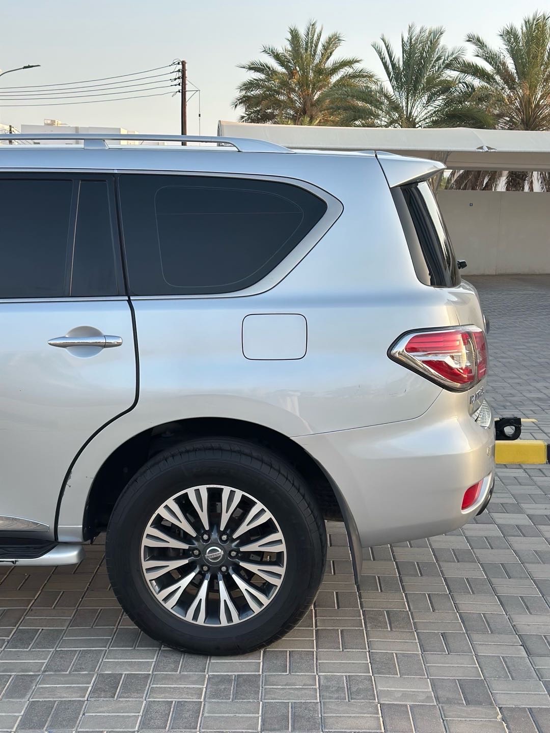 2018 Nissan Patrol LE thumbnail 13