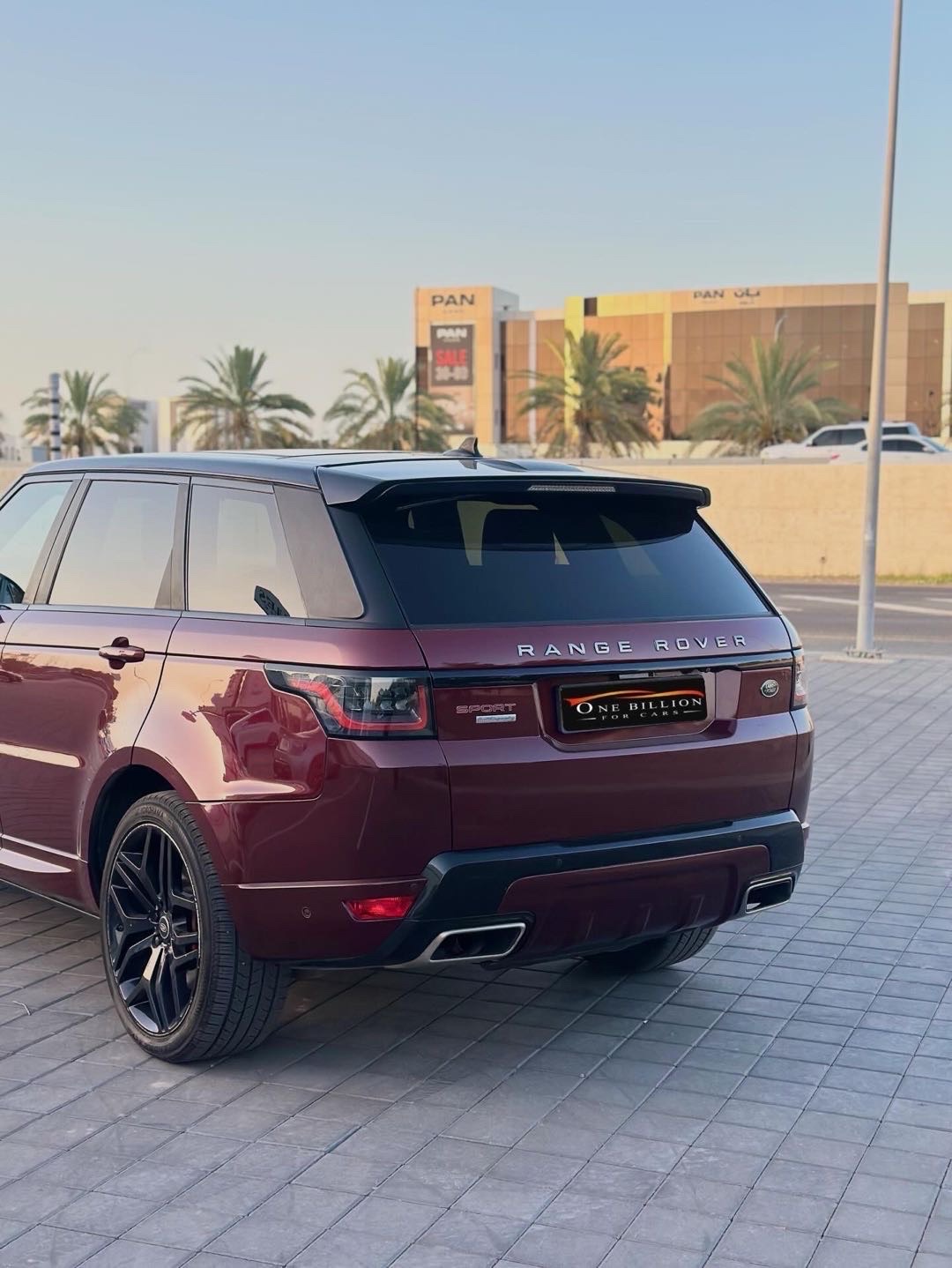 2016 Land Rover Range Rover Sport SVR thumbnail 6