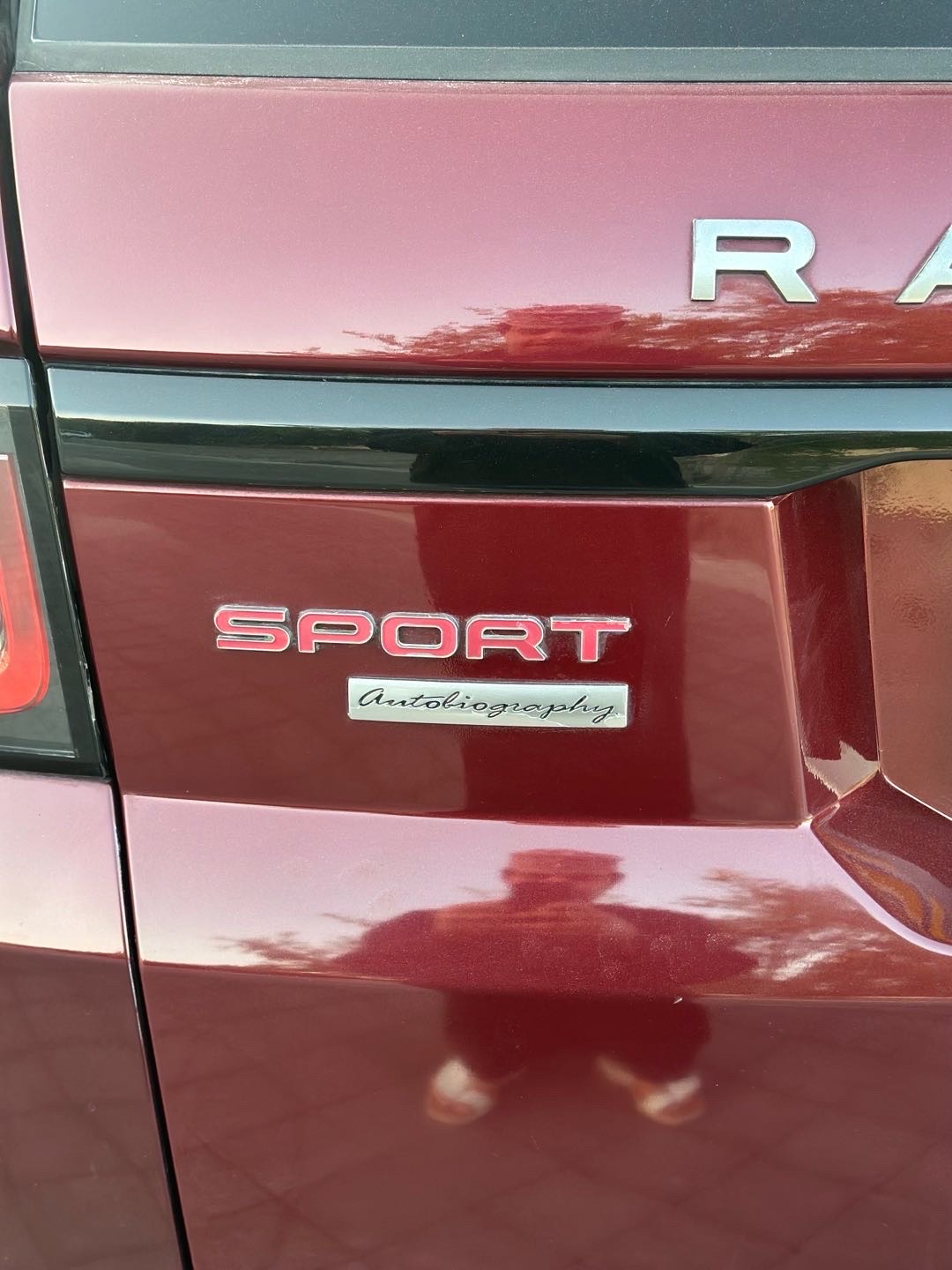 2016 Land Rover Range Rover Sport SVR thumbnail 16