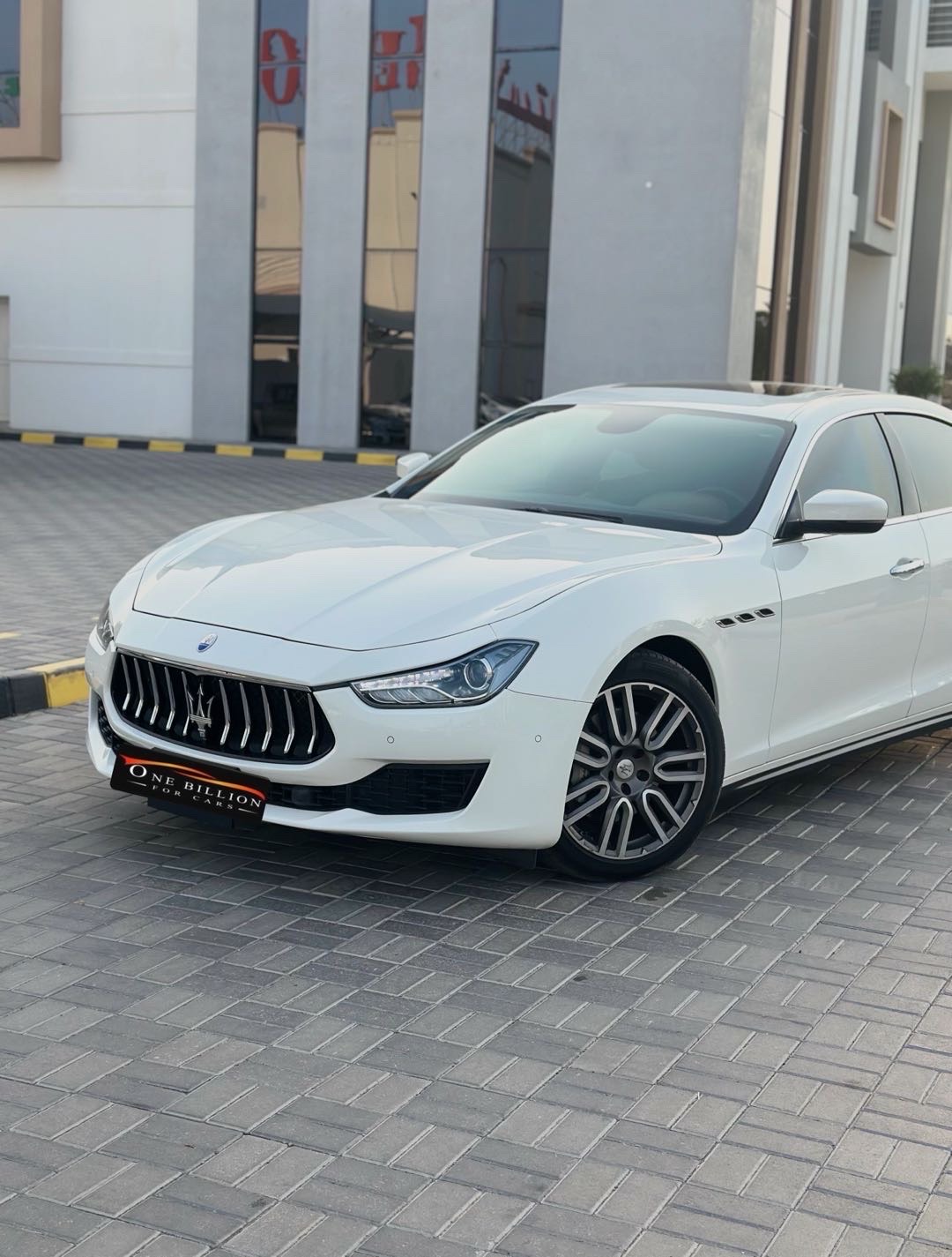 2018 Maserati Ghibli Base thumbnail 6